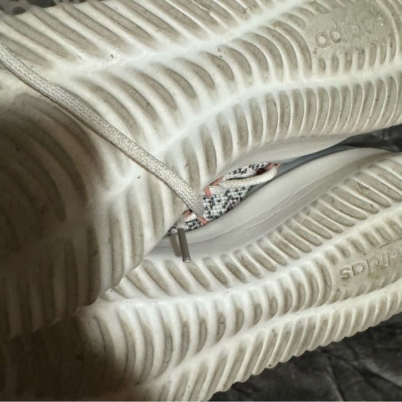 Adidas Cloudfoam Beige Gray Print Shoes - Picture 4 of 4